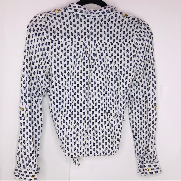 Charlotte Russe | Arrow Tie Front Shirt - Picture 5 of 5